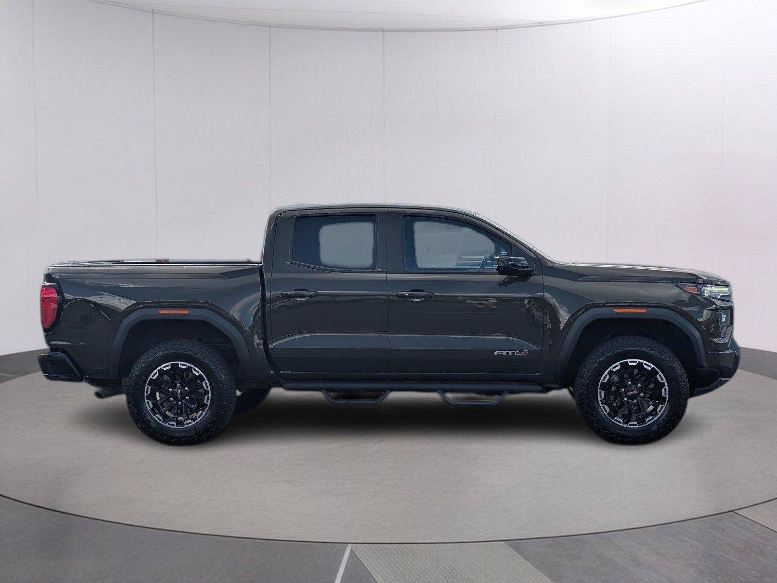 Used 2024 GMC Canyon AT4 w/ Technology Package AWD/4WD image 8