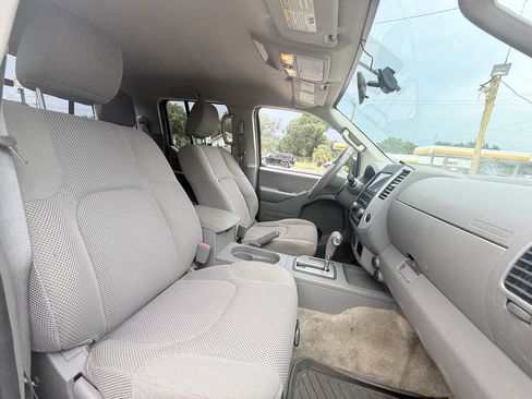 Used 2016 Nissan Frontier SV RWD image 17