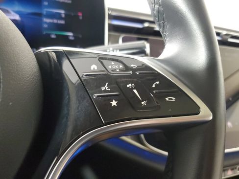 Used 2025 Mercedes-Benz E 350 4MATIC Sedan image 26
