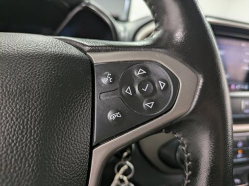 Used 2020 Chevrolet Colorado Z71 image 17
