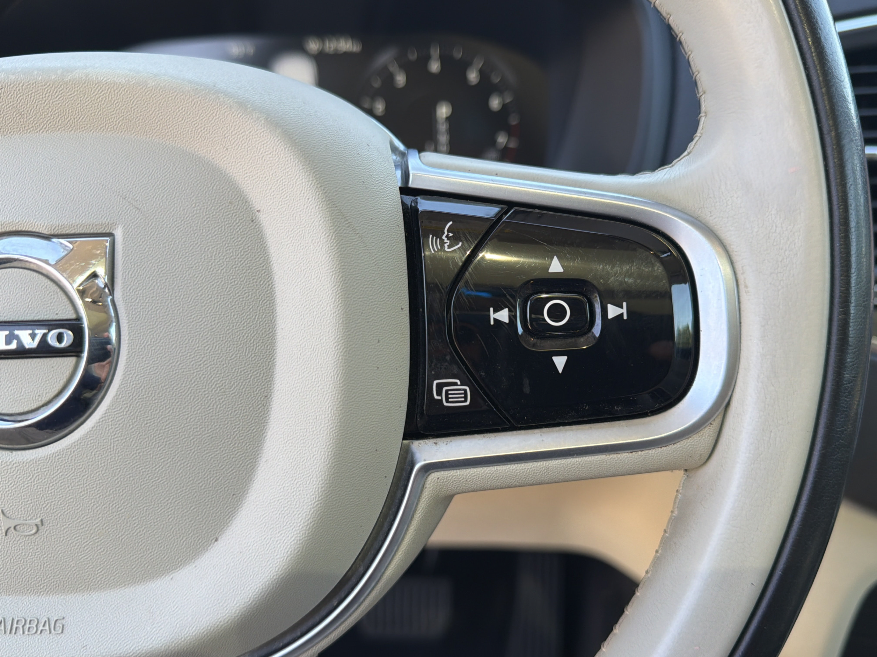 Used 2020 Volvo XC90 T6 Momentum AWD/4WD image 20