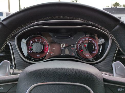 Used 2016 Dodge Challenger SRT Hellcat RWD image 27