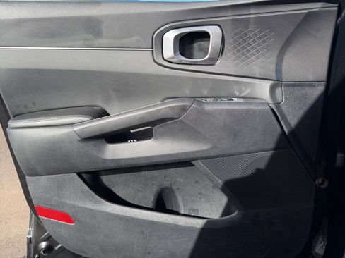 Used 2025 Kia Sorento EX AWD/4WD image 19