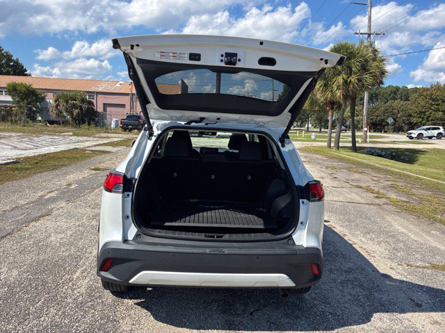 Used 2022 Toyota Corolla Cross XLE w/ Convenience Package AWD/4WD image 18