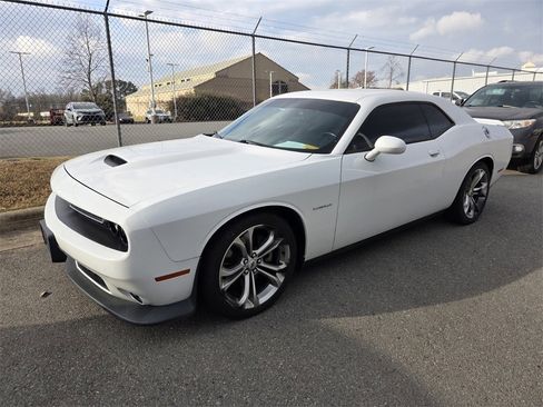 Used 2021 Dodge Challenger R/T image 10