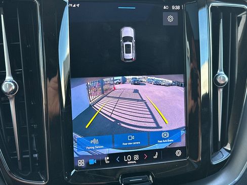 Certified 2023 Volvo XC60 B5 Core w/ Climate Package image 23