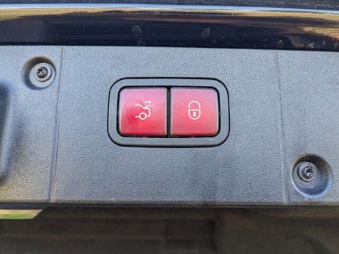 Used 2010 Mercedes-Benz S 550 4MATIC image 33