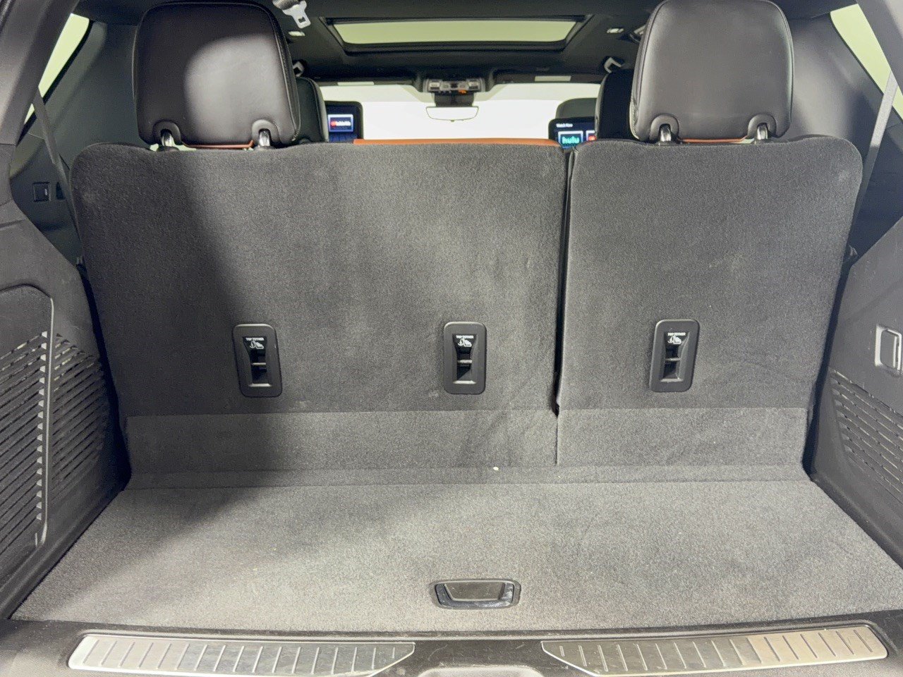 Used 2023 GMC Yukon Denali Ultimate w/ LPO, Floor Liner Package AWD/4WD image 31