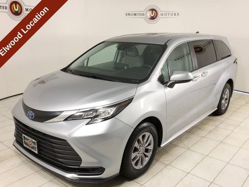 Used 2022 Toyota Sienna LE FWD image 33