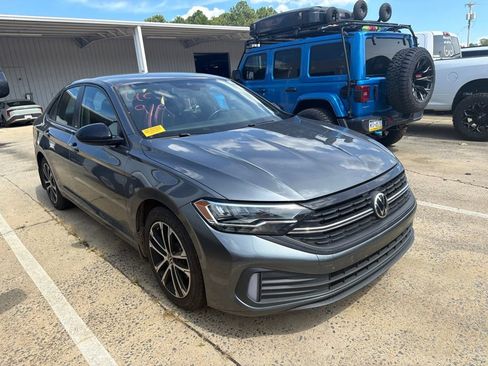 Used 2023 Volkswagen Jetta Sport FWD image 3