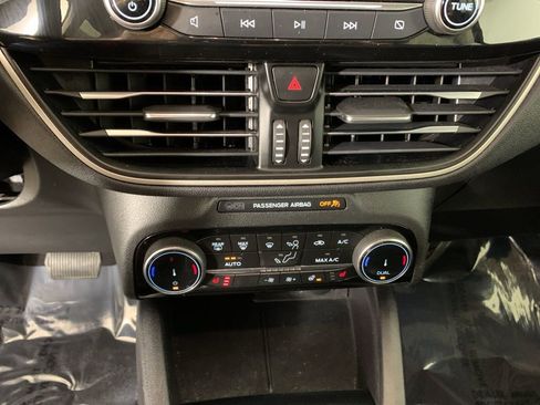 Used 2022 Ford Escape SEL image 24