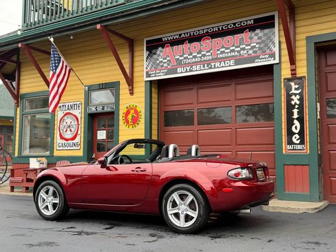 Used 2006 MAZDA MX-5 Miata Touring RWD image 14