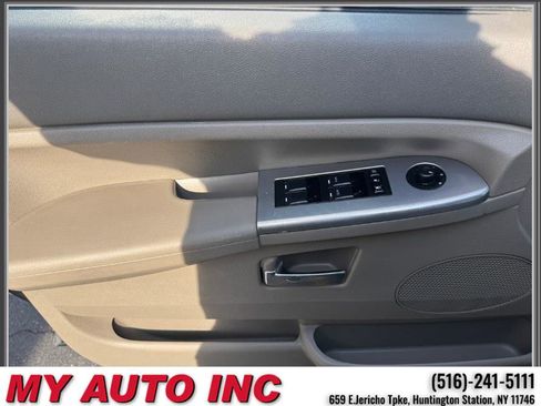 Used 2010 Jeep Grand Cherokee Laredo image 23