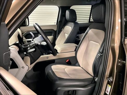 Certified 2024 Land Rover Defender 110 X-Dynamic SE image 15