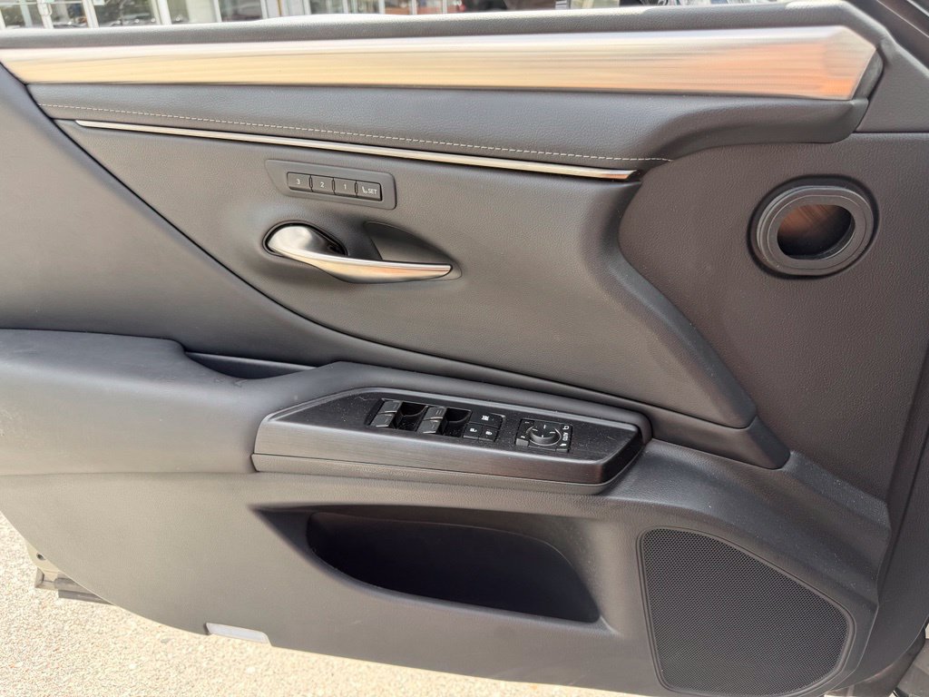 Used 2021 Lexus ES 350 F Sport w/ Accessory Package 2 FWD image 30