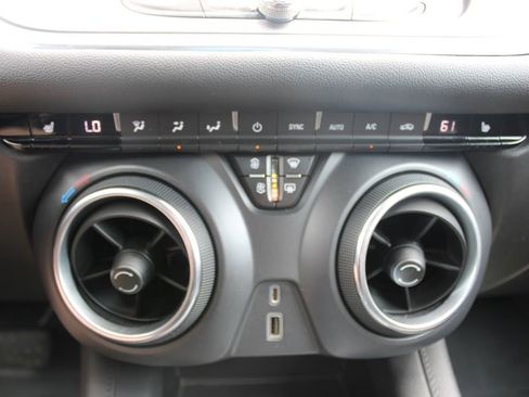 Used 2020 Chevrolet Blazer LT FWD image 42