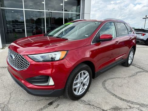 Used 2024 Ford Edge SEL w/ Convenience Package AWD/4WD image 3