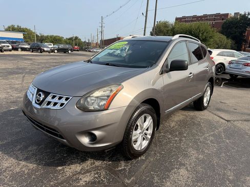 Used 2015 Nissan Rogue S w/ Convenience Package FWD image 2