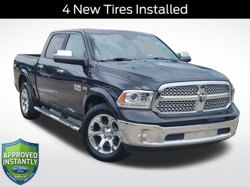 Used 2017 RAM 1500 Laramie AWD/4WD image 1