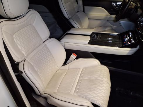 Used 2024 Lincoln Navigator Black Label AWD/4WD image 23