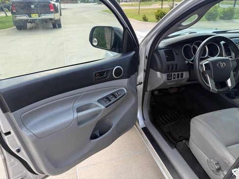 Used 2013 Toyota Tacoma 2WD Double Cab w/ SR5 Pkg image 10