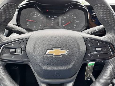 Used 2025 Chevrolet Trax LS FWD image 22