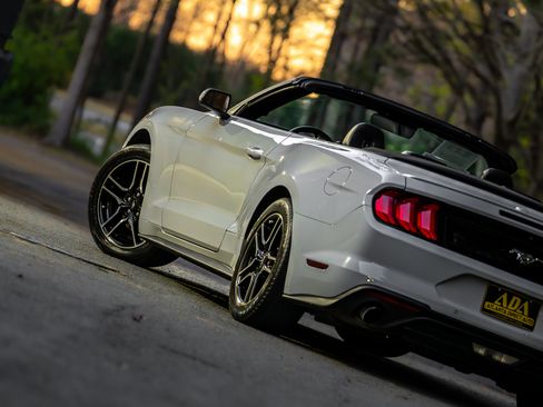 Used 2022 Ford Mustang Premium image 27