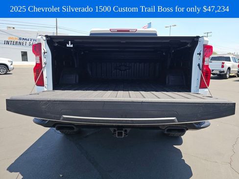 Used 2025 Chevrolet Silverado 1500 Custom Trail Boss w/ LPO, Dark Essentials Package AWD/4WD image 12