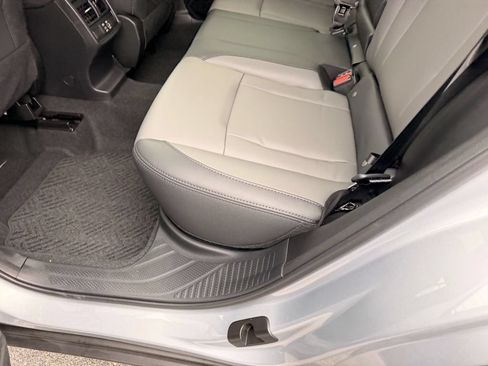Used 2026 Subaru Outback Premium AWD/4WD image 9