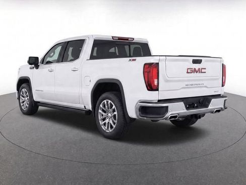 Used 2021 GMC Sierra 1500 SLT AWD/4WD image 2