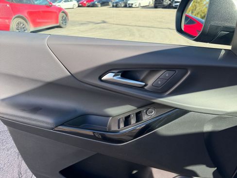 Used 2025 Chevrolet Equinox LT image 20