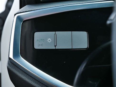 Used 2021 Audi Q3 2.0T Premium w/ Convenience Package image 16