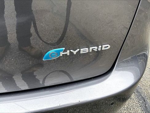 Used 2021 Chrysler Pacifica Touring-L image 8