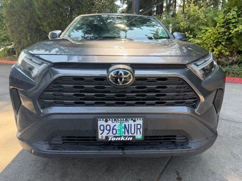 Used 2025 Toyota RAV4 LE AWD/4WD image 9