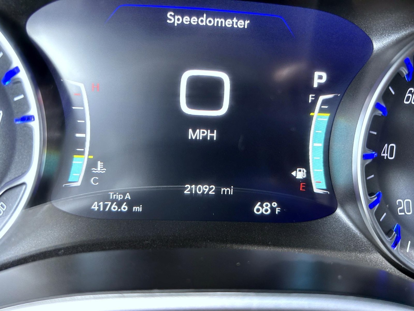 Used 2025 Chrysler Pacifica Select FWD image 14