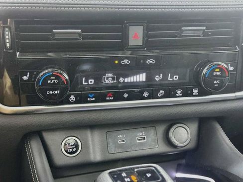 Certified 2022 Nissan Rogue Platinum w/ Head-Up Display Package AWD/4WD image 14