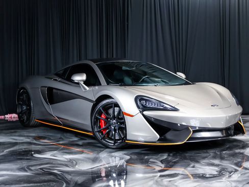 Used 2016 McLaren 570S Coupe RWD image 17