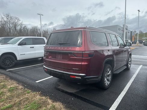 Used 2022 Jeep Wagoneer Series II image 2