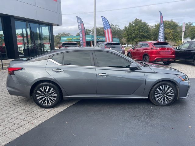 Used 2023 Nissan Altima 2.5 SV FWD image 6