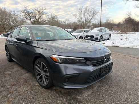 Used 2023 Honda Civic Touring image 3