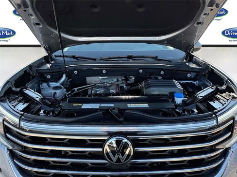 Used 2025 Volkswagen Atlas SE FWD image 29