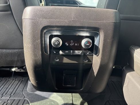 Used 2022 GMC Yukon XL Denali image 26