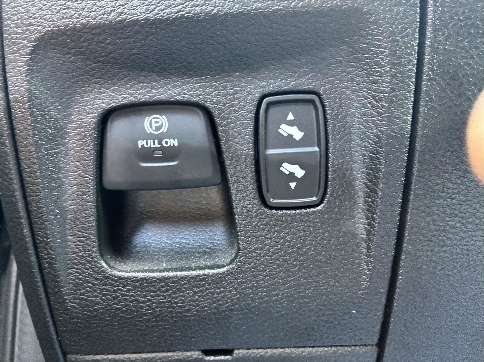 Used 2024 RAM 1500 Laramie AWD/4WD image 21