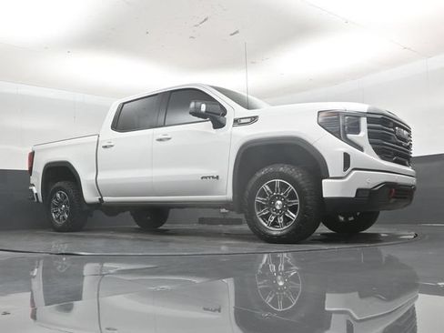 Used 2024 GMC Sierra 1500 AT4 w/ Technology Package AWD/4WD image 45