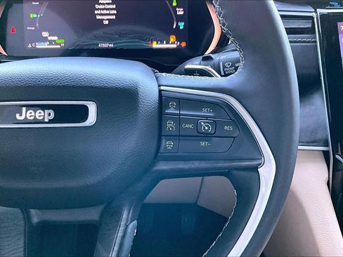 Used 2022 Jeep Grand Cherokee Limited 4xe w/ Luxury Tech Group II image 12