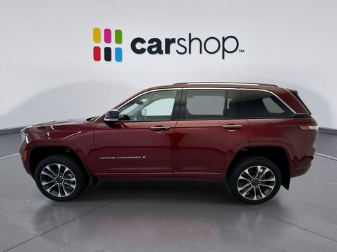Used 2023 Jeep Grand Cherokee Overland w/ Luxury Tech Group IV AWD/4WD image 2