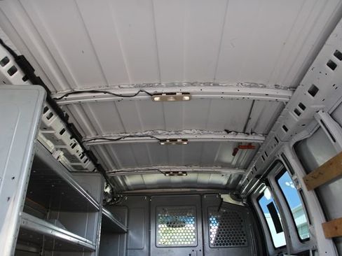Used 2017 GMC Savana 2500 RWD image 31