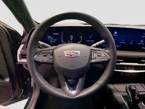 Certified 2025 Cadillac XT4 Sport w/ Technology Package image 10