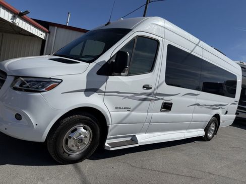 Used 2022 Mercedes-Benz Sprinter 3500 image 5
