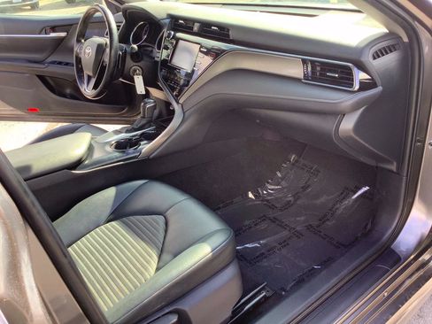 Used 2020 Toyota Camry SE w/ Carpet Mat Package FWD image 33